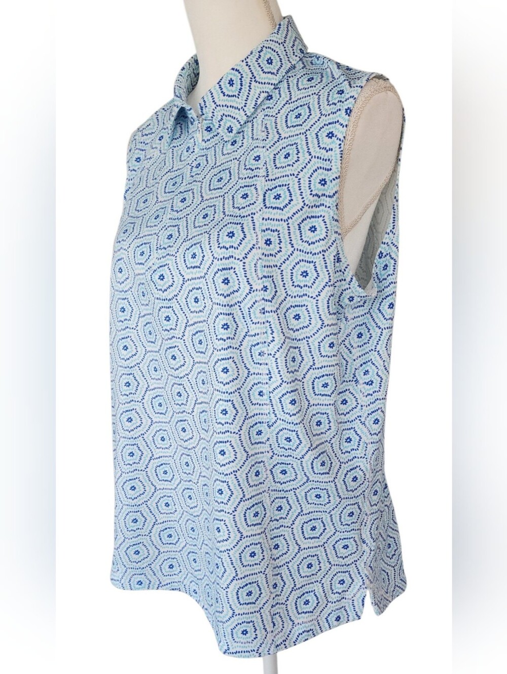 Belyn Key Light Blue Hexagon Print Sleeveless Polo - Picture 8 of 11